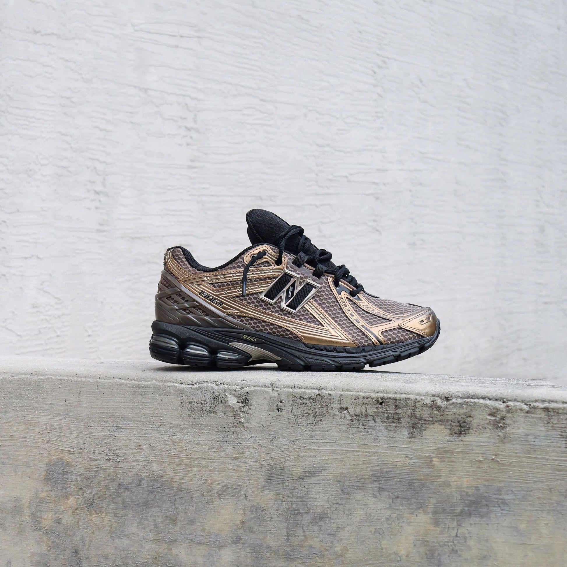 Mens New Balance 1906R (Bronze/Black) U1906RCJ